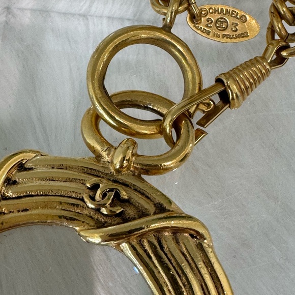 Chanel Vintage Magnifying Glass Necklace in Goldtone - Picture 7 of 13